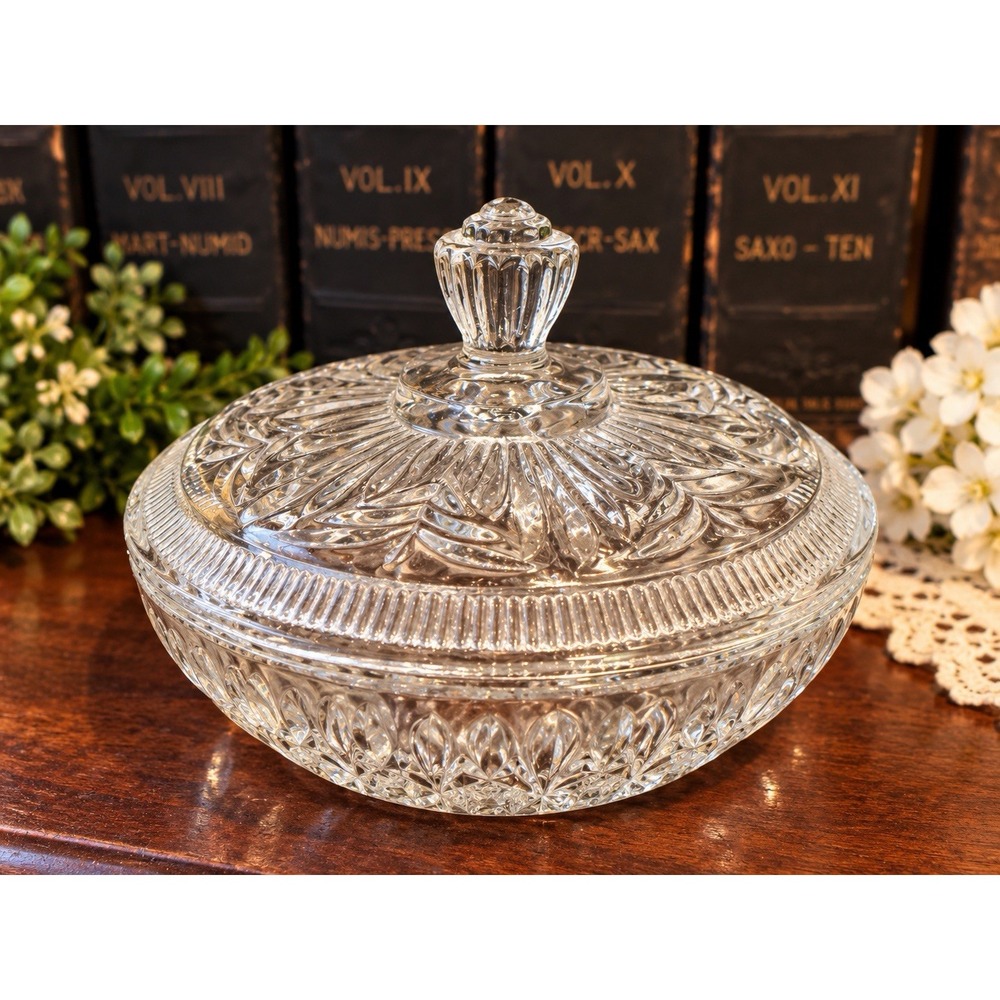 Vintage Avon Glass Candy Dish Bowl w/Lid Vanity Powder Dish Clear 6"